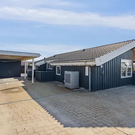 Semesterbostad Annegret - 200m From The Sea By Interhome