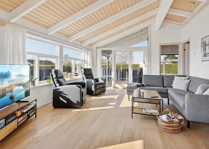 Annegret - 200m From The Sea By Interhome